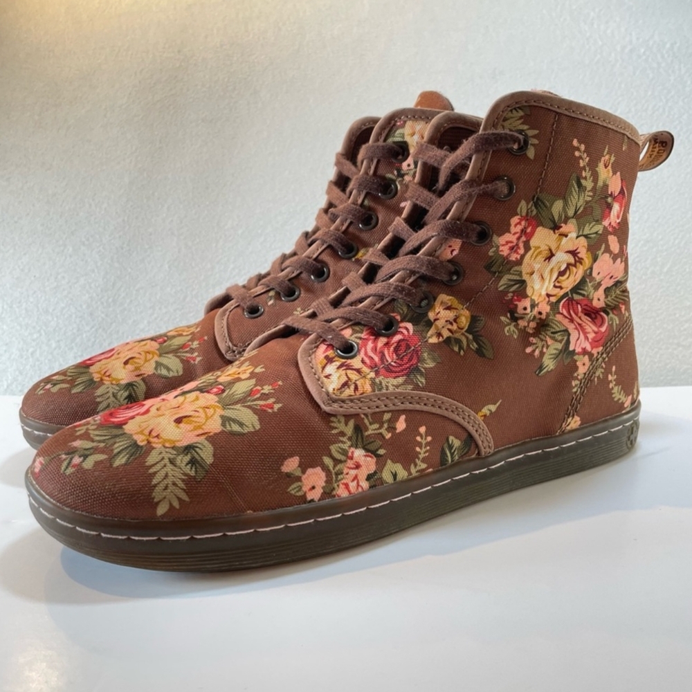 Dr. Martens Women’s Shoreditch Floral Boots Size 10